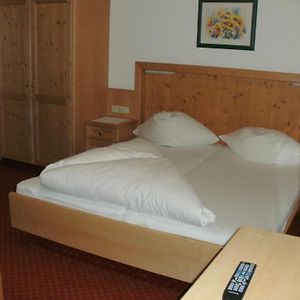 Kamer met een Queen Size Bed